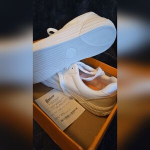 Rocket Dog White Sneakers BRAND NEW!